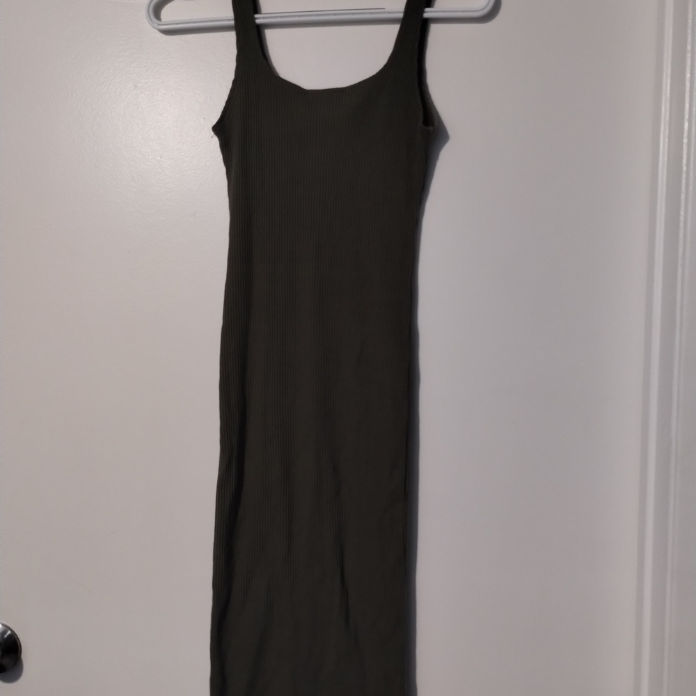 Black Bead Olive Midi Dress
